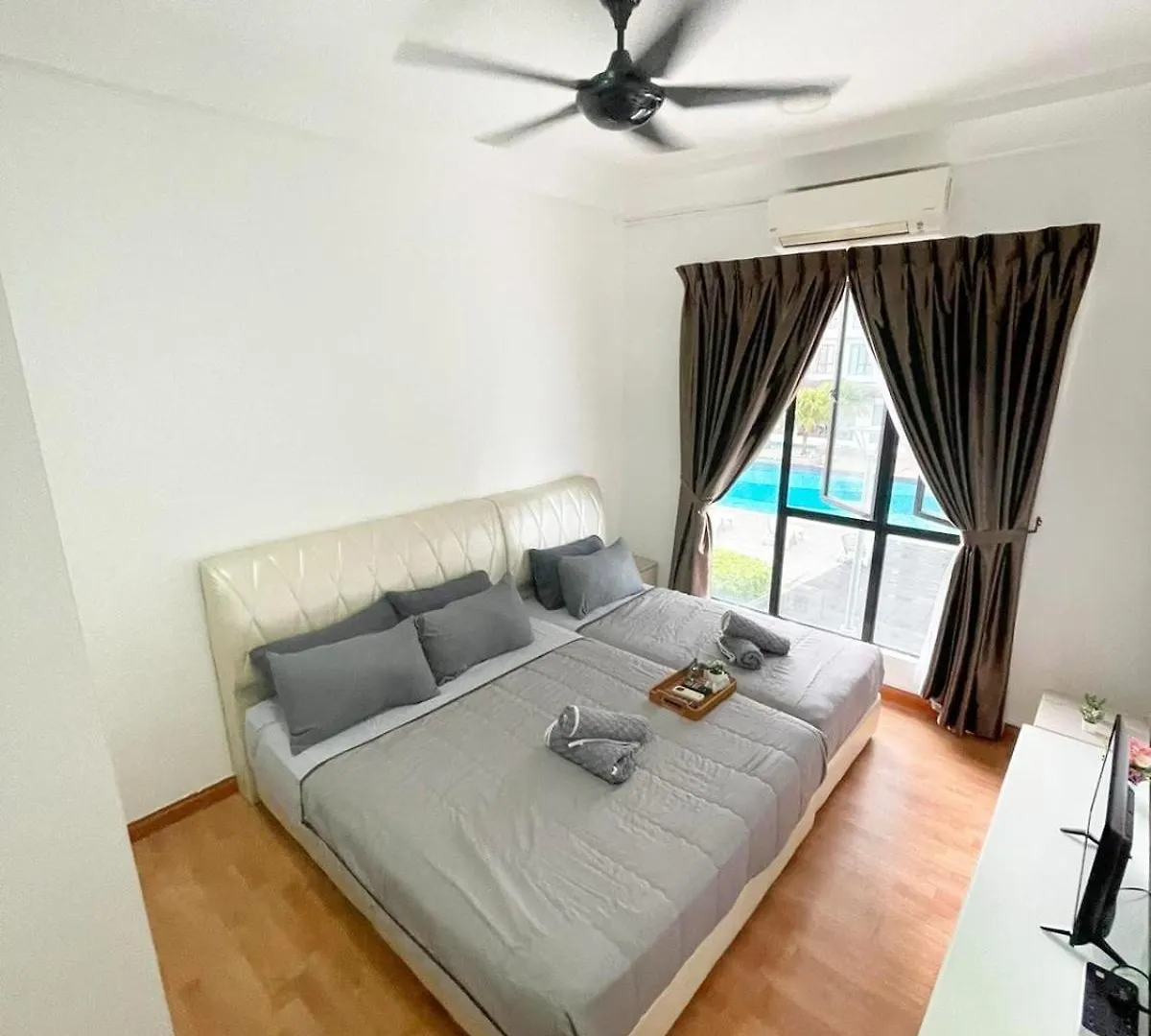 Apartment Up To 9 Person, Next To Paradigm Mall'S New Theme Park, Escape Jb Johor Bahru