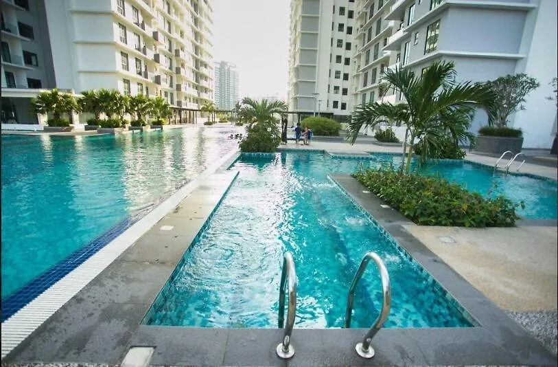 Up To 9 Person, Next To Paradigm Mall'S New Theme Park, Escape Jb Johor Bahru 0*,  Malaysia