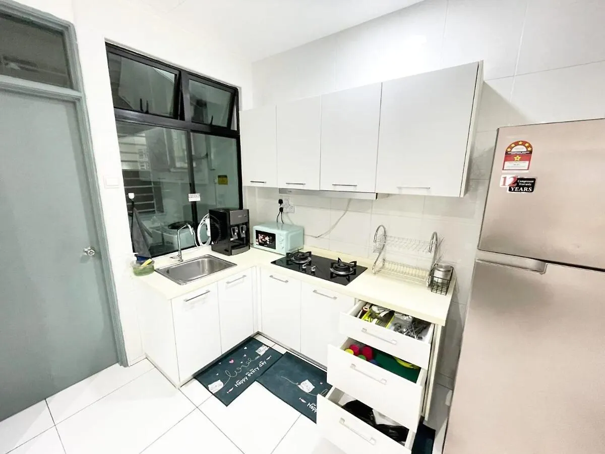 Apartment Up To 9 Person, Next To Paradigm Mall'S New Theme Park, Escape Jb Johor Bahru